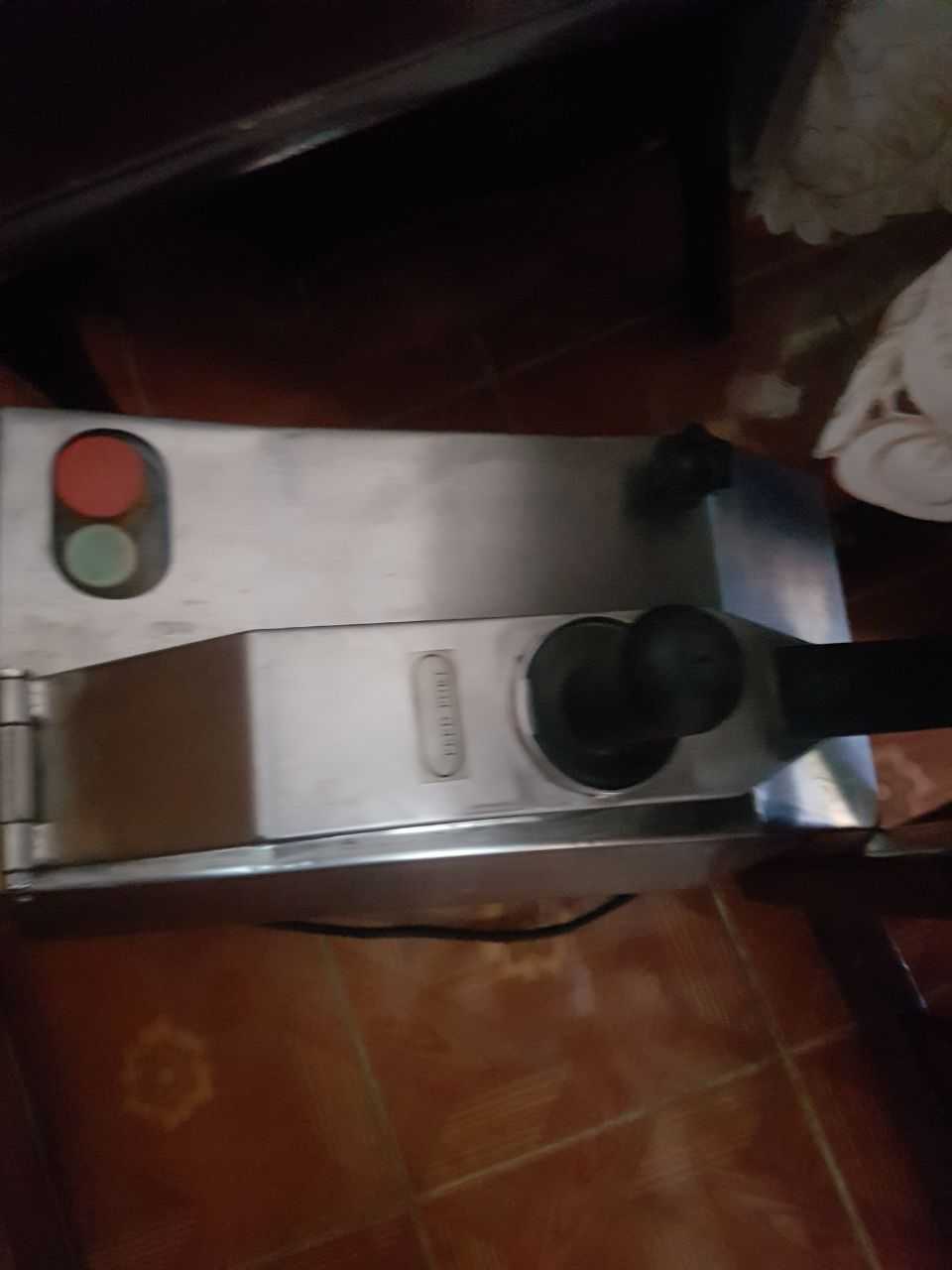 Chips cutting machine