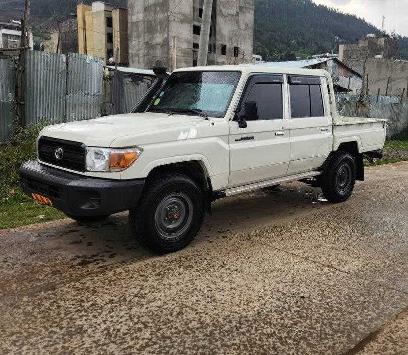 Toyota Land Cruiser Double-Cab 2020 Very Excellent Pickup Car for Sale 